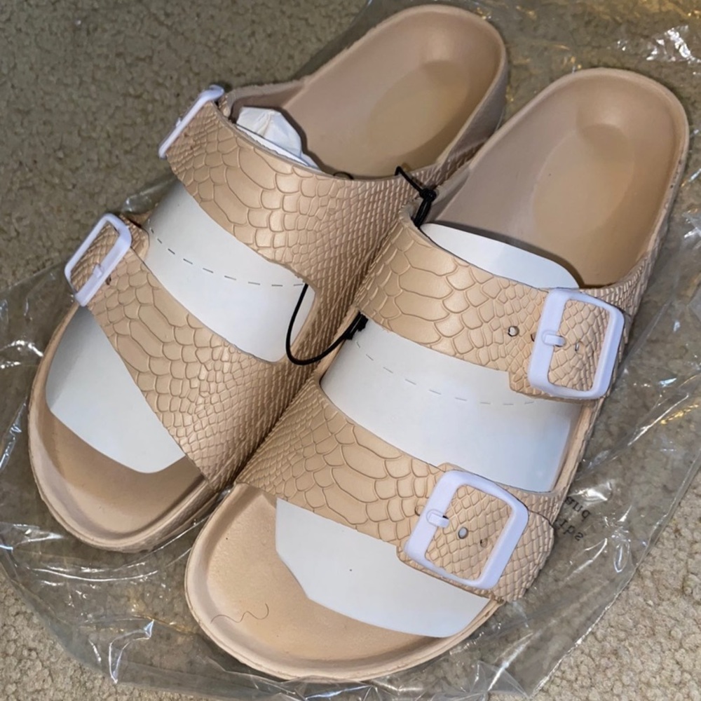 Women’s sandals